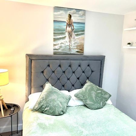 Golden Residences - Oakway Feltham Εξωτερικό φωτογραφία