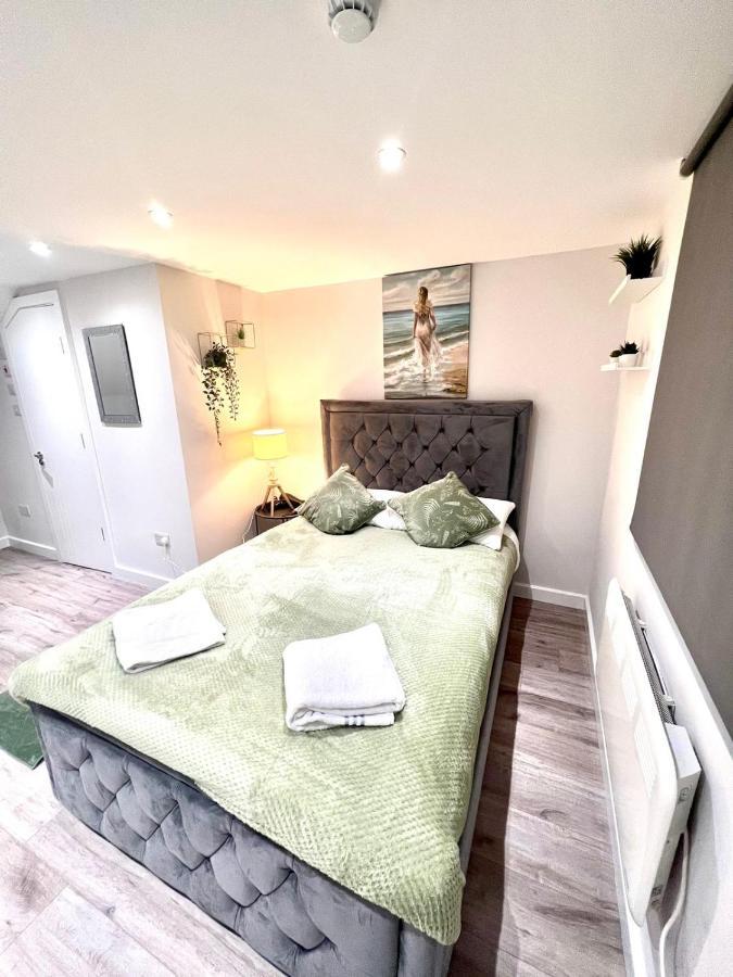 Golden Residences - Oakway Feltham Εξωτερικό φωτογραφία