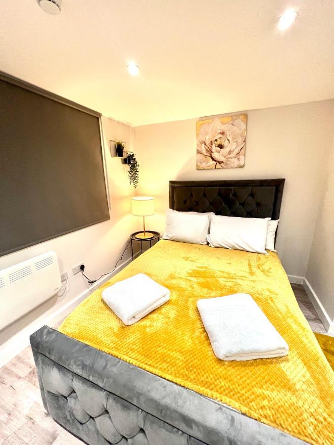 Golden Residences - Oakway Feltham Εξωτερικό φωτογραφία