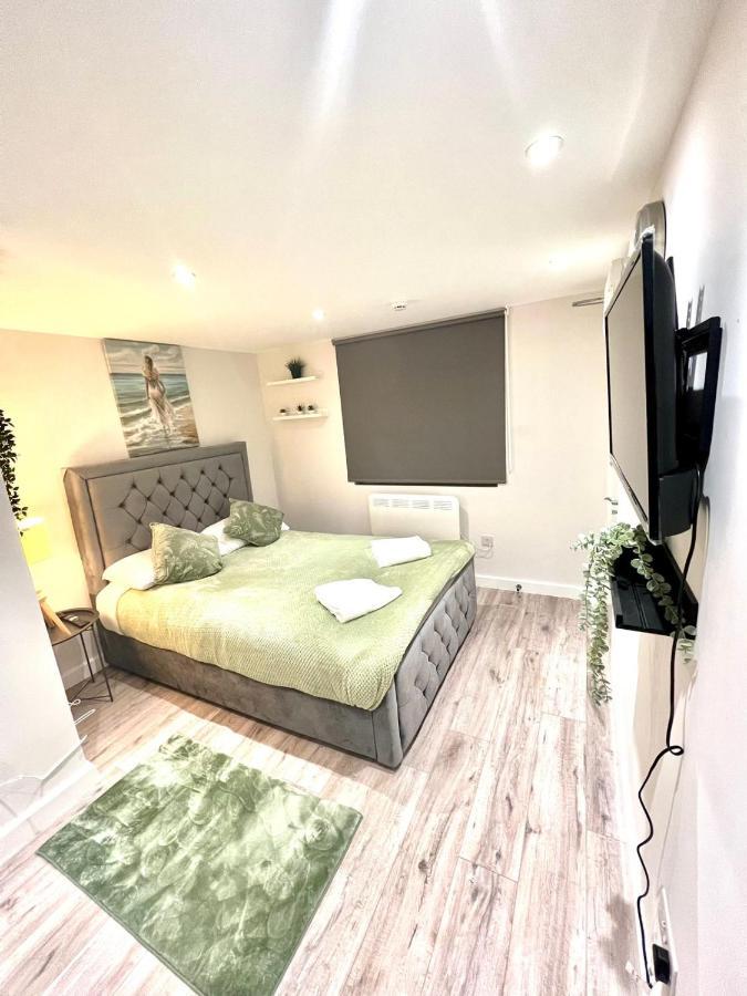 Golden Residences - Oakway Feltham Εξωτερικό φωτογραφία
