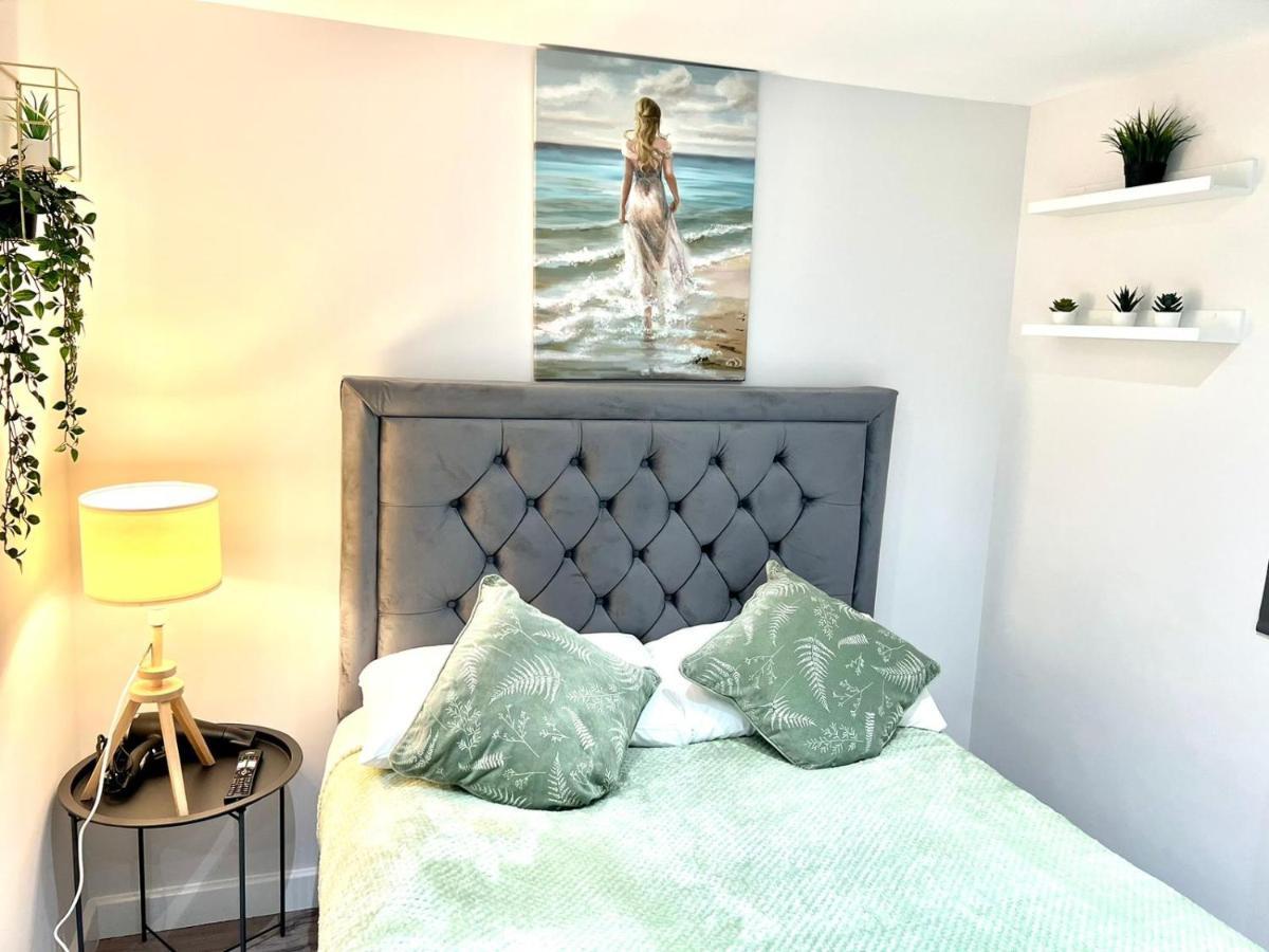 Golden Residences - Oakway Feltham Εξωτερικό φωτογραφία