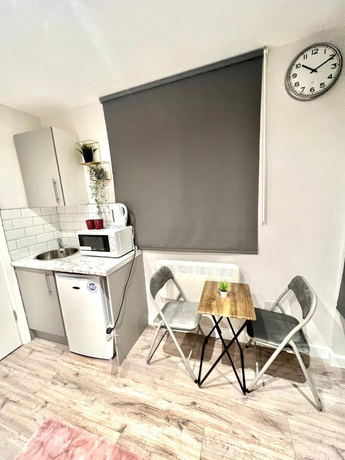 Golden Residences - Oakway Feltham Εξωτερικό φωτογραφία