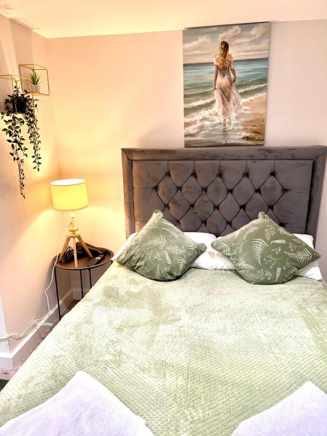 Golden Residences - Oakway Feltham Εξωτερικό φωτογραφία